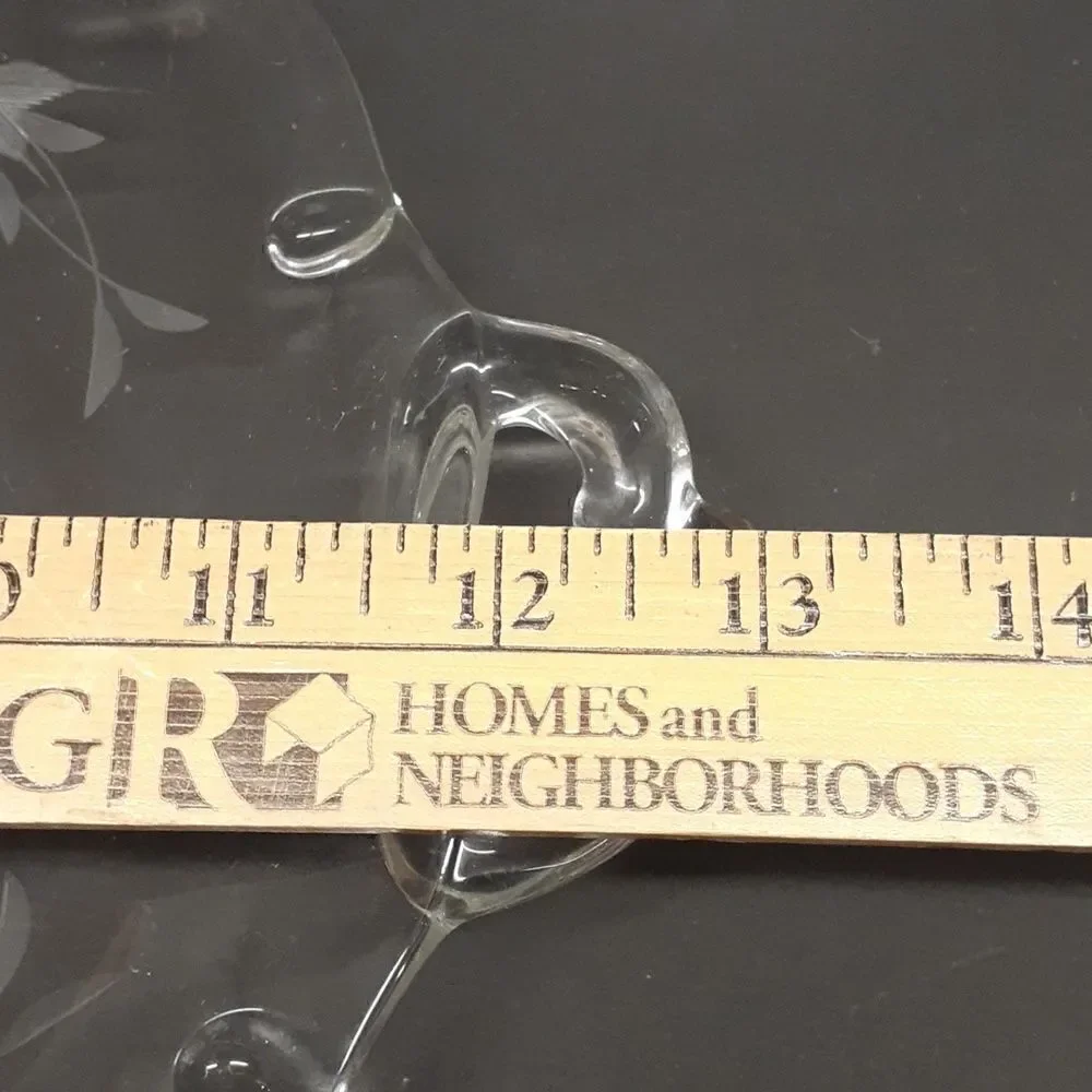 Etched‎ flower/leaf design tray with handles and star design in middle